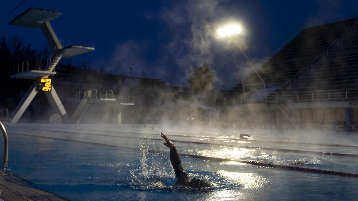 FOTO: Jediný skok o třicet stupňů. Plavání připomíná scény z jiného světa